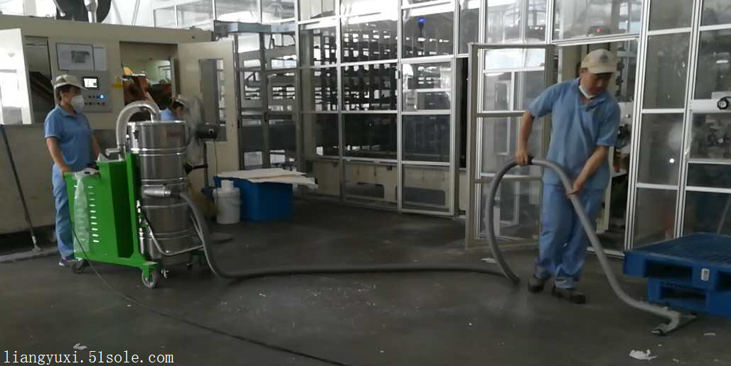 工業(yè)吸塵吸水機(jī)的工作原理及產(chǎn)品選擇